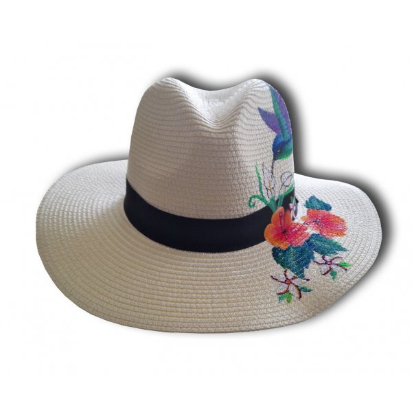 Un joli chapeau style Panama en paille enduite pour une meilleure protection