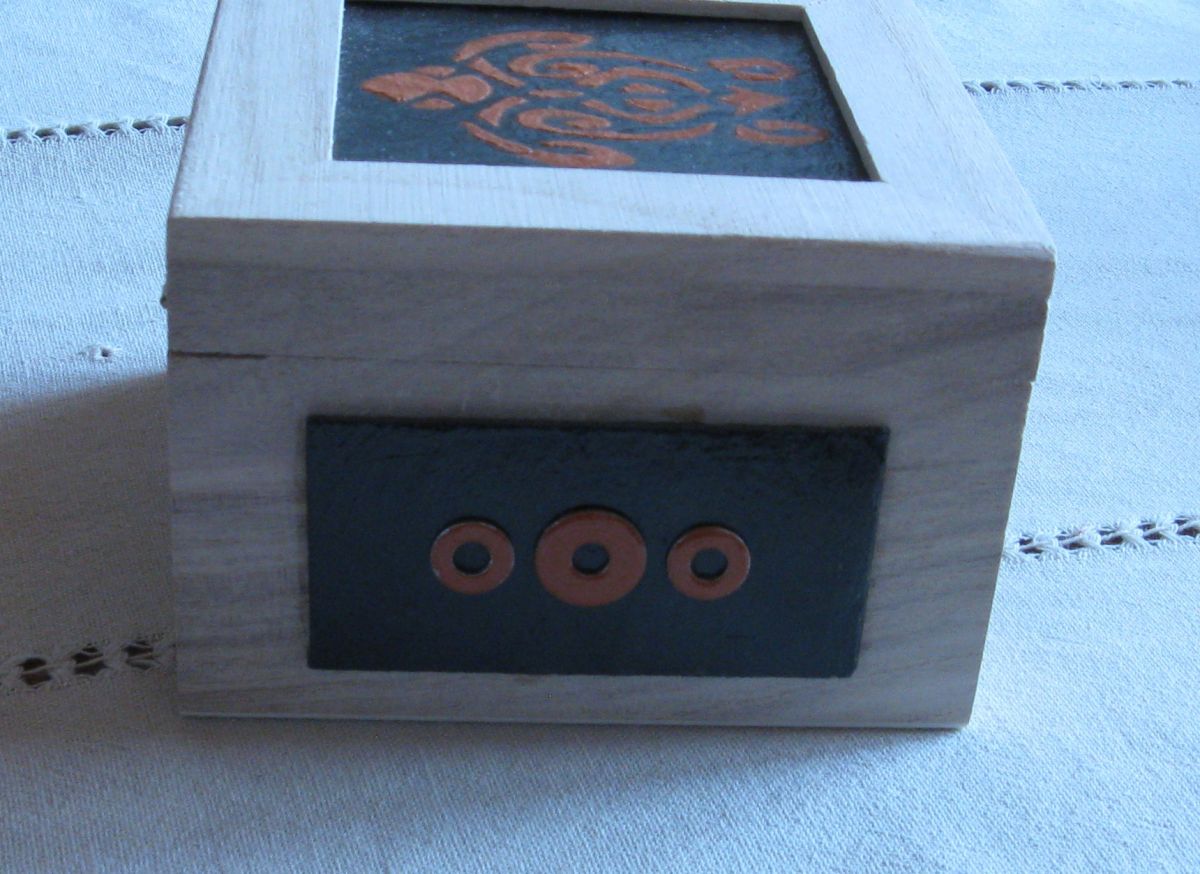 boîte en bois tortue émaillée style tribal émaillée sur ardoise, fait main