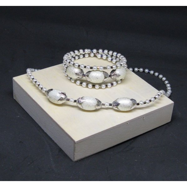 Bracelet manchette perle nacrée
