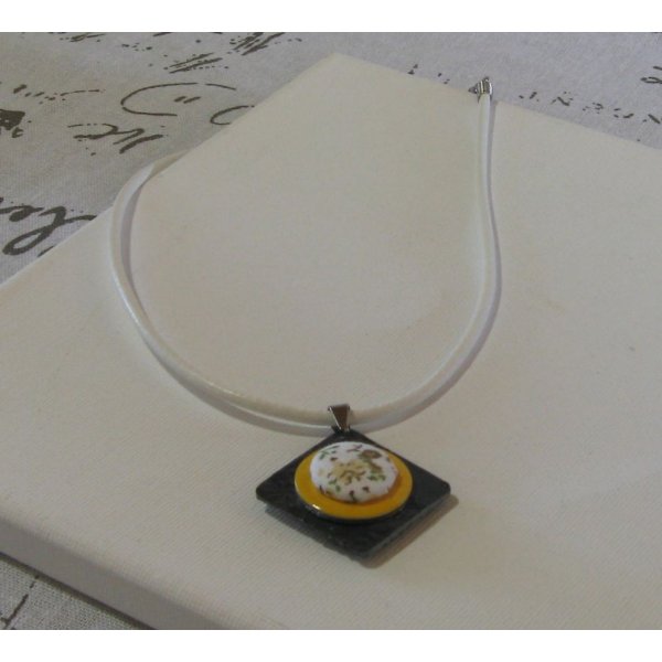 Pendentif Collier en Ardoise pour Femme Jaune et Blanc, Création Unique