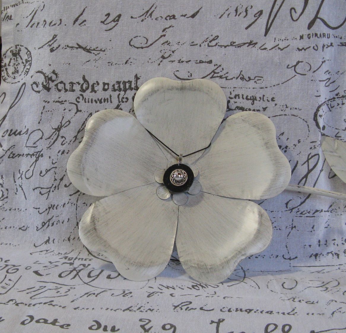 Pendentif Rond en Ardoise et Métal Argenté,Création Unique