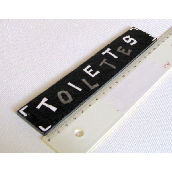 Plaque de Porte pour Toilettes en Ardoise Lettres Emaillée Argent et Blanc, Création Fait Main