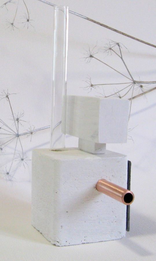 Vase Soliflore de Forme Robot en Bois et Ardoise, Création Unique et originale