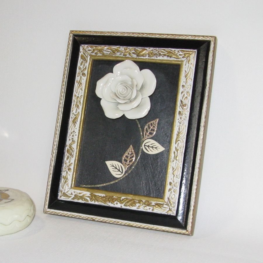 Tableau Floral sur Ardoise avec Rose en Céramique, Création Unique