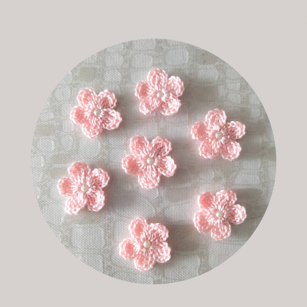 Souad - Fleur appliquée Rose pâle - perle centrale