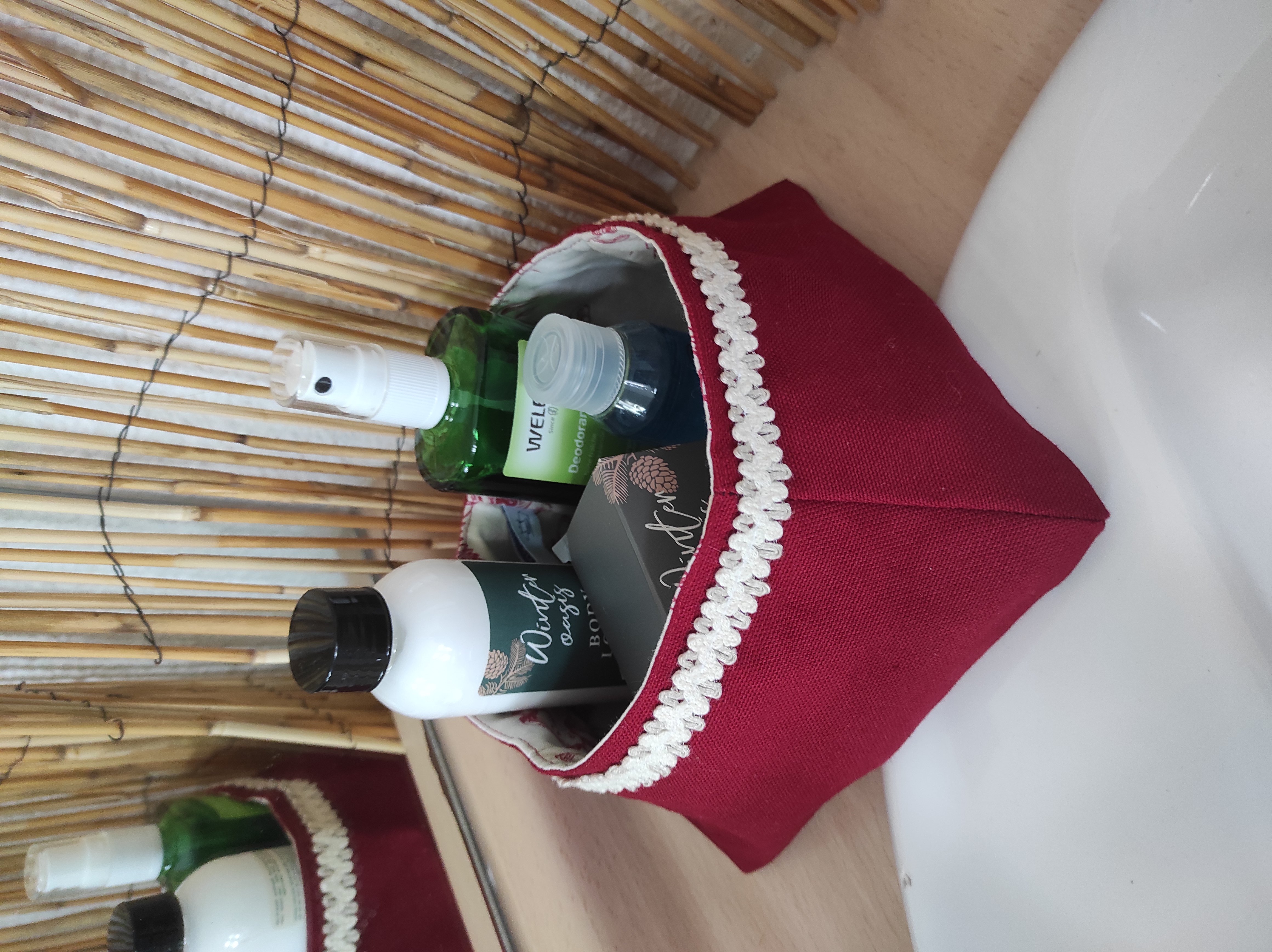 Vide poches en tissu coton &eacute;pais, doubl&eacute; de toile de jouy.