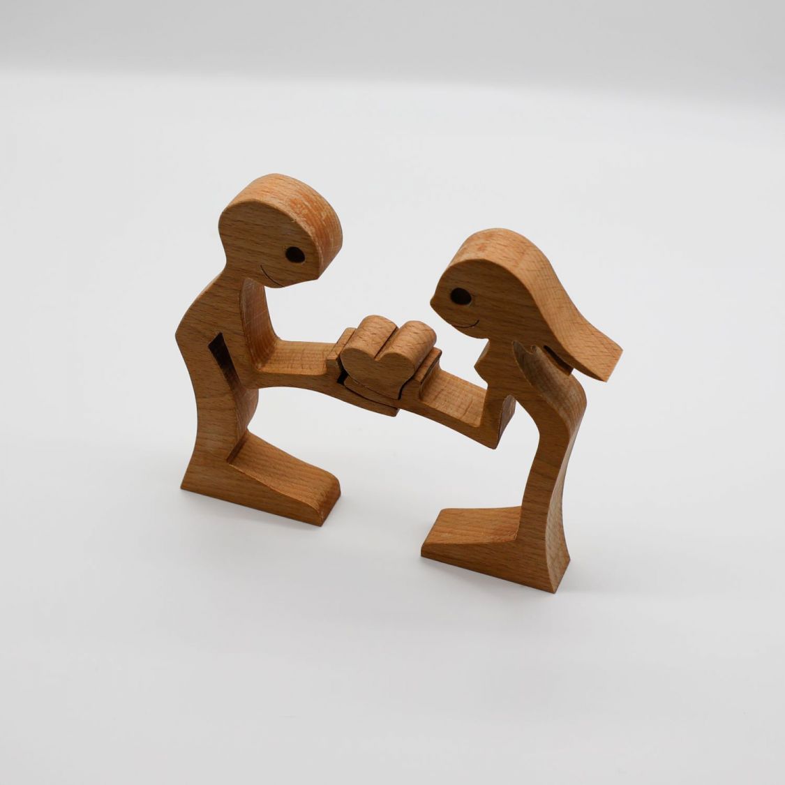Couple qui s'offre un coeur