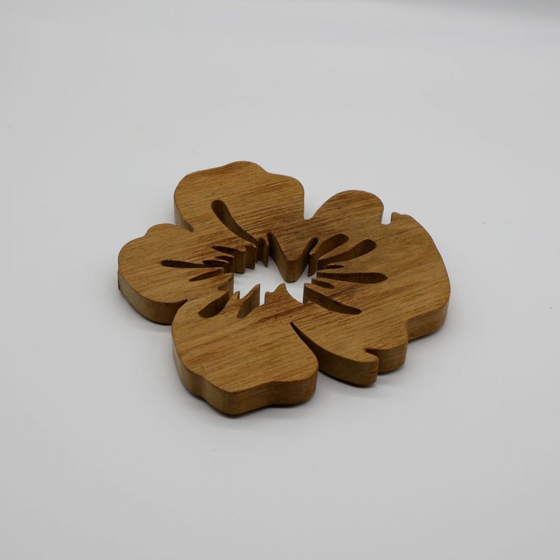 Dessous de plat Fleur de pensée en chêne massif 15 mm d'épaisseur