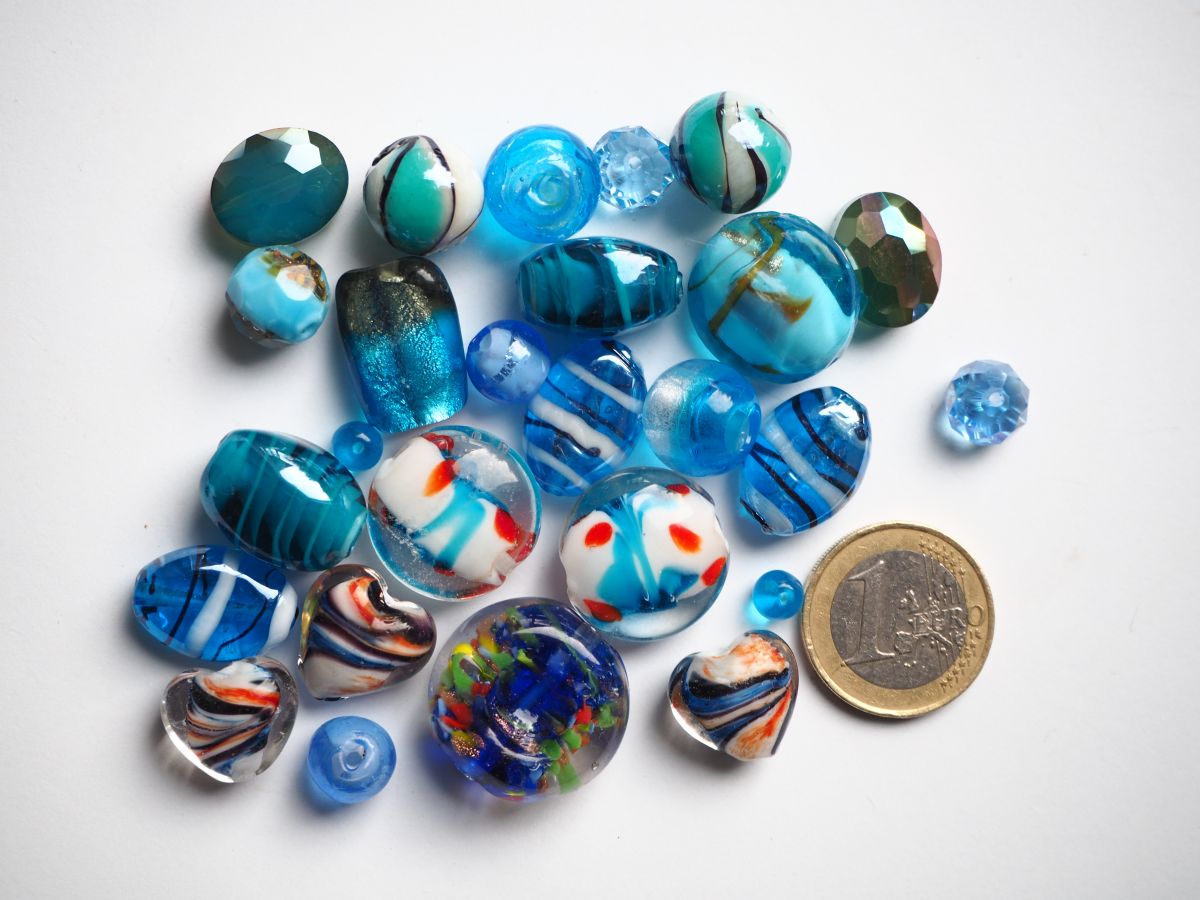 26 perles verre tons bleu de 5mm à 25mm