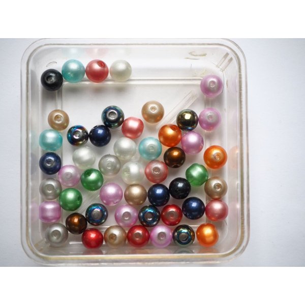 50 perles verre multicolores 8mm