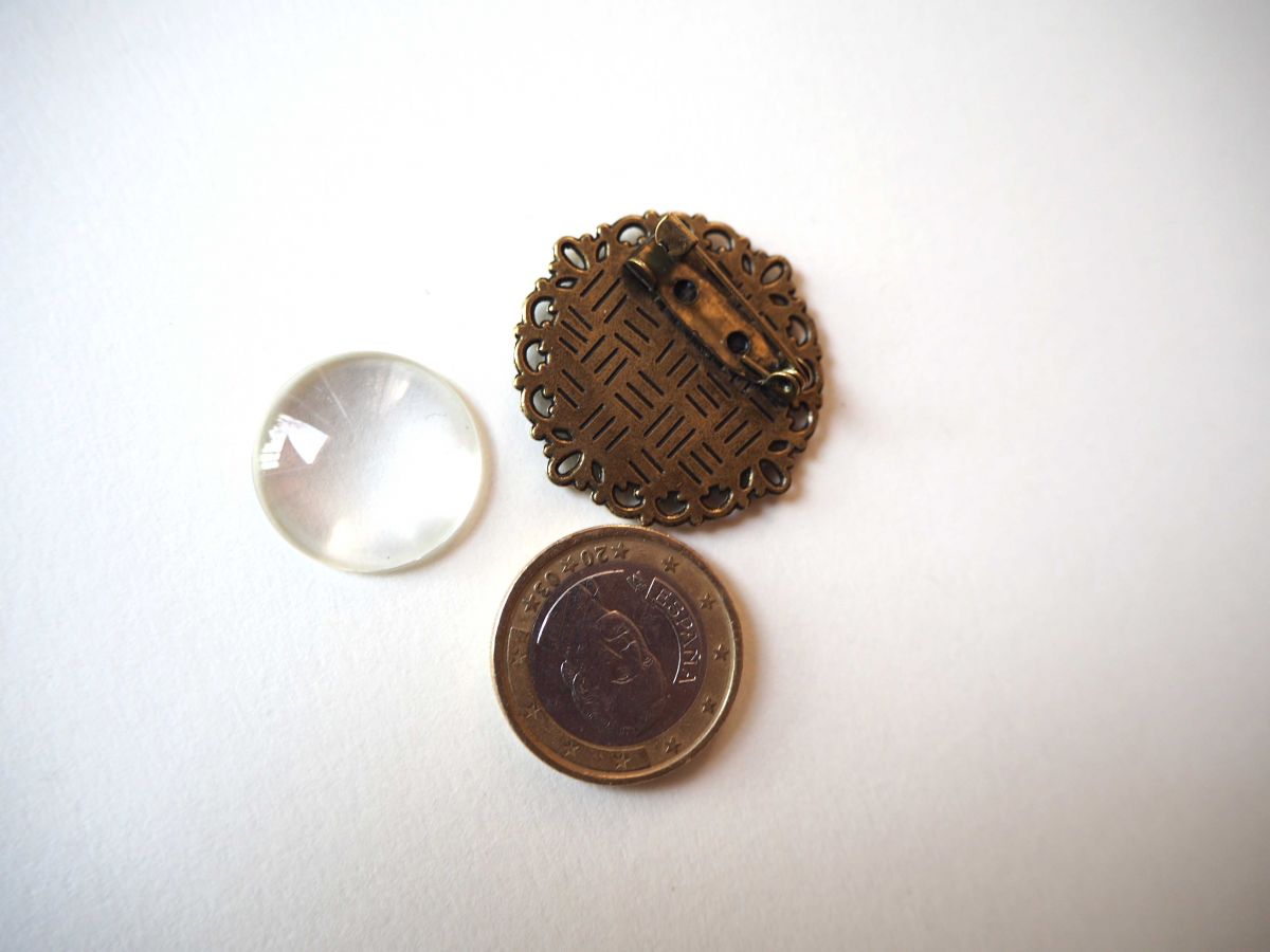 Broche ronde dentelée, bronze antique, cabochon verre 20mm fourni