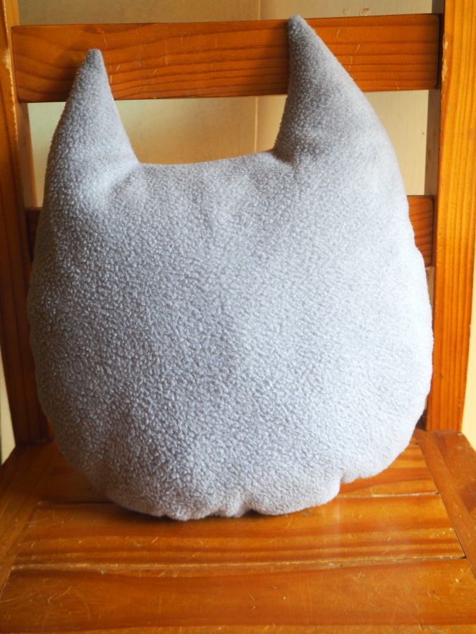 Coussin chouette/hibou, 34x28cm, tissu coton blanc avec de petits hiboux gris