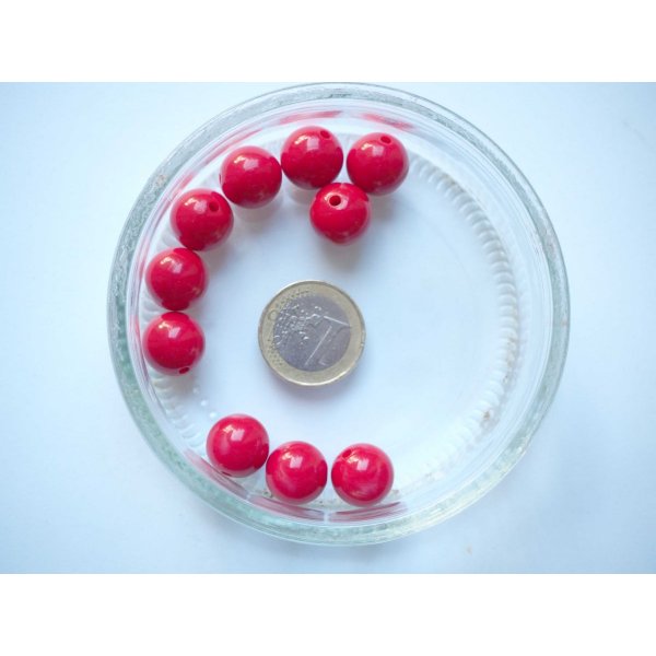 Lot 10 perles en résine couleur rouge  12mm 