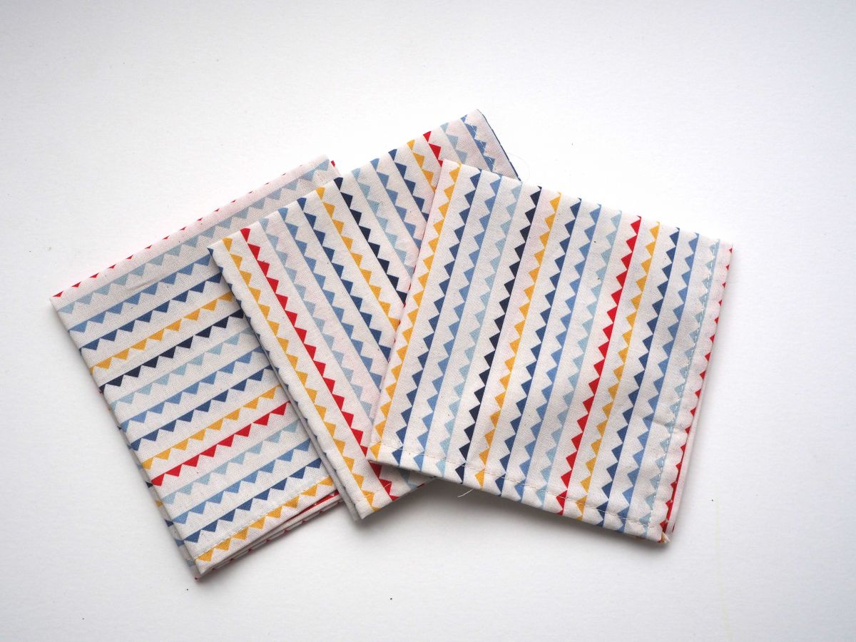Petit mouchoir/serviette, coton , lavable, réutilisable, 27x27cm, zig zag multicolore