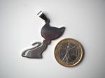 Pendentif, chat assis, acier inoxydable, 4x1,5cm