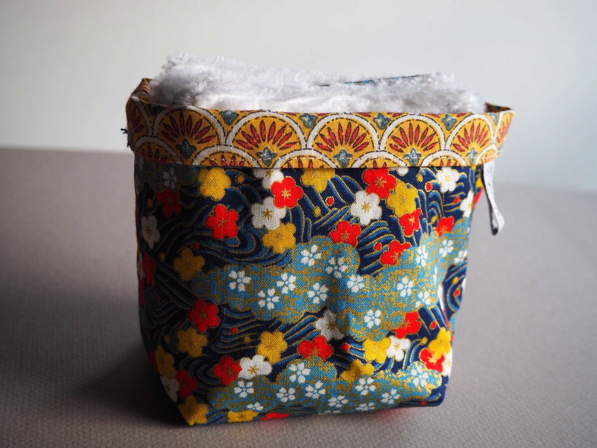 Pochon réversible et 7 lingettes démaquillantes lavables, coton, tissu japonais avec fleurs et doré