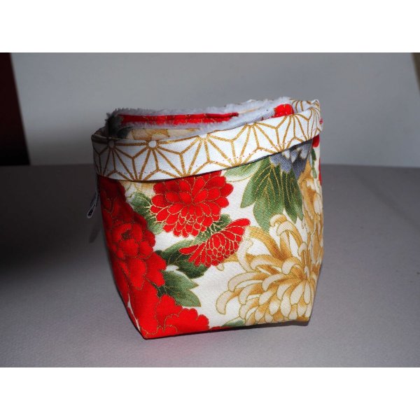 Pochon réversible et 7 lingettes démaquillantes lavables, coton, tissu japonais fleurs rouges avec doré