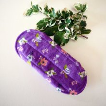 Serviette hygiènique lavable T1, violette avec fleurs