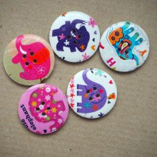 LOT 5 Gros boutons bois éléphants différents, ton violet/rose