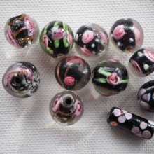 Lot de 10 perles italiennes  en verre ,  perles transparentes avec noir et fleurs à l'intérieur