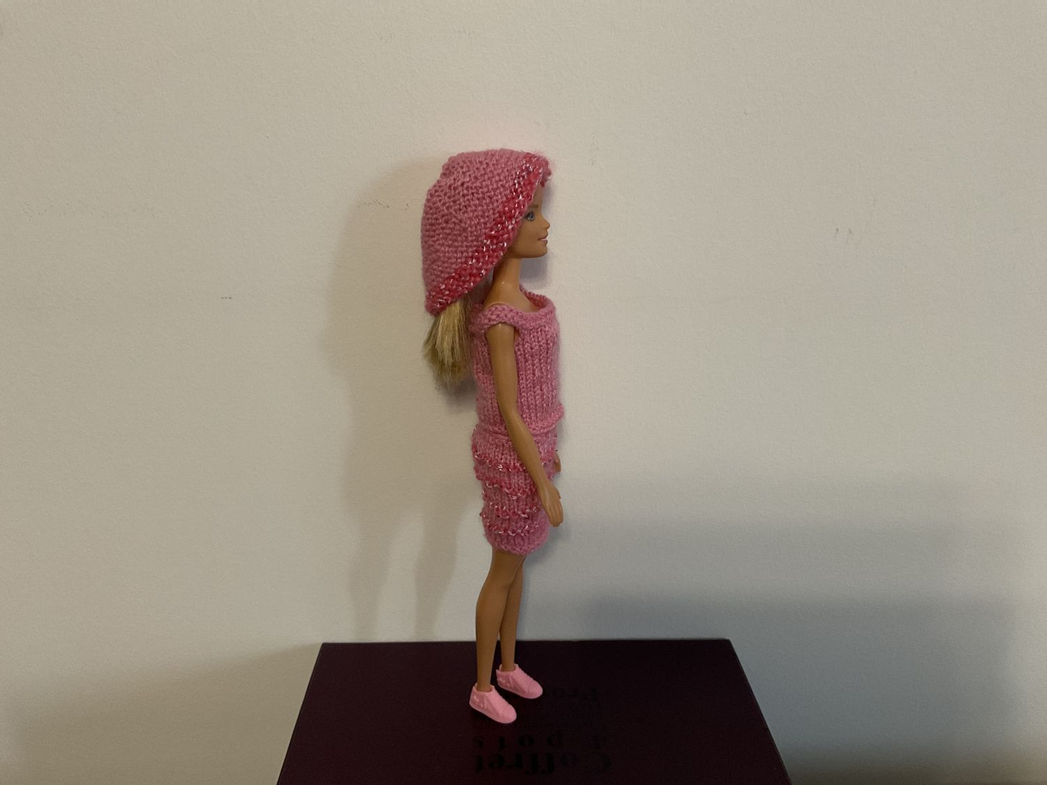 Jupe , pull et chapeau Barbie 
