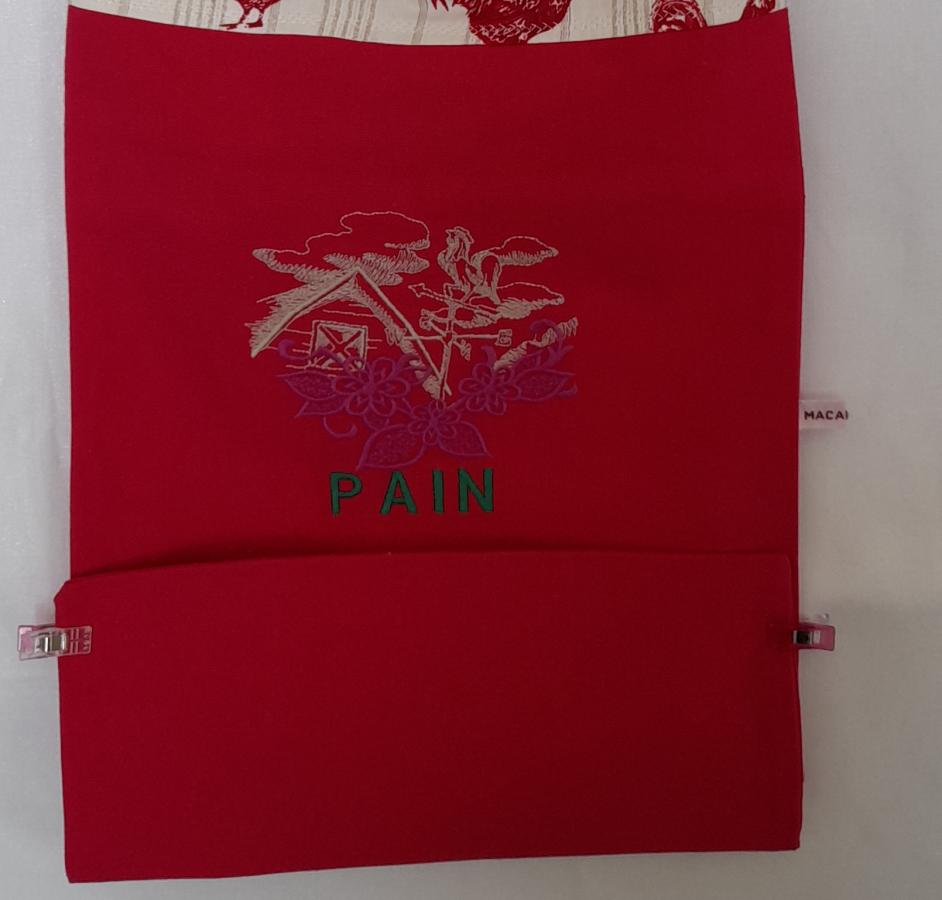 sac à pain modulable rouge thème " Coqs "
