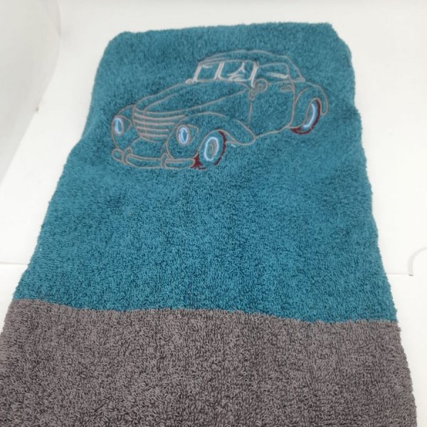 serviette bleu/taupe brodée " voiture ancienne " à personnaliser