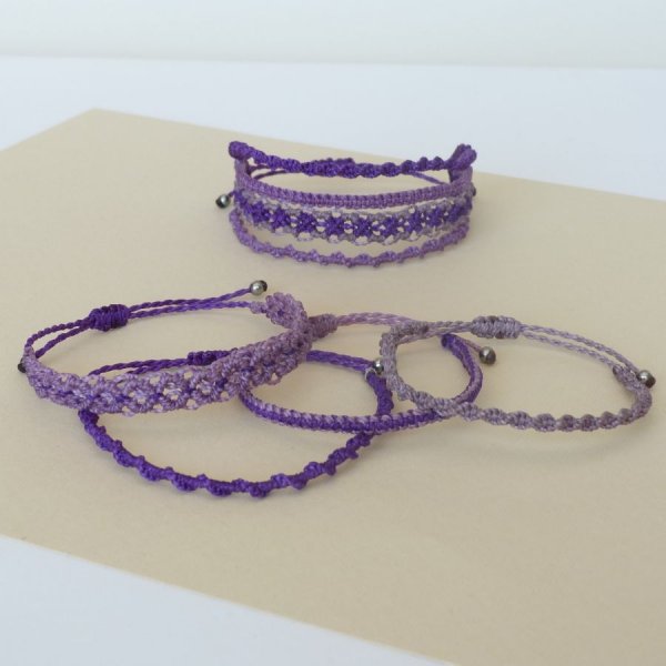 Bijoux en micro-macramé à personnaliser  en "Nuances de violet" 