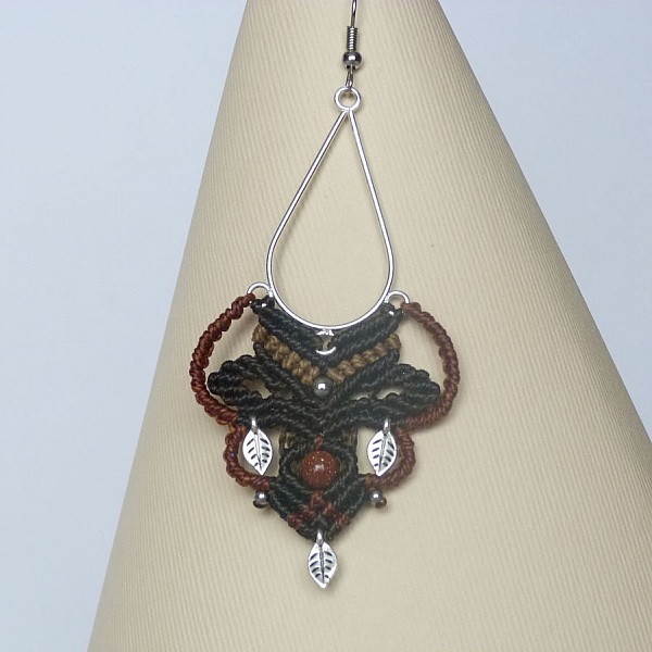 Boucles d'oreilles tons marron en micro-macram&eacute;
