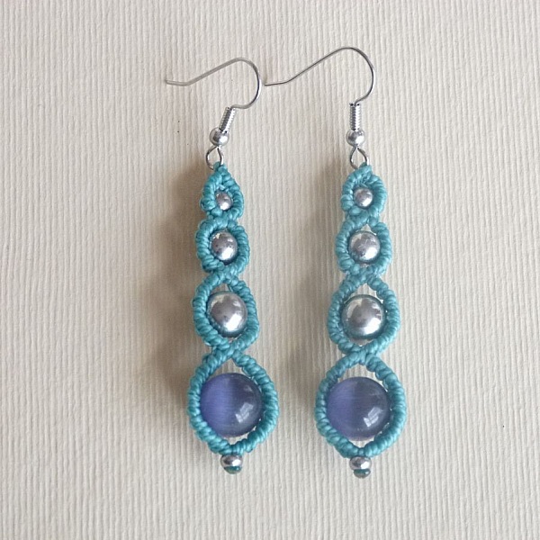 Boucles d'oreilles en micro-macram&eacute; vert turquoise