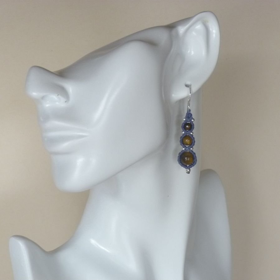 Boucles d'oreilles en micro-macramé bleu capri