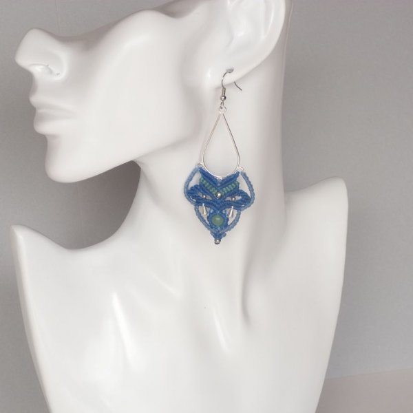 Boucles d'oreilles en micro-macramé  bleu/bleu ciel/vert turquoise
