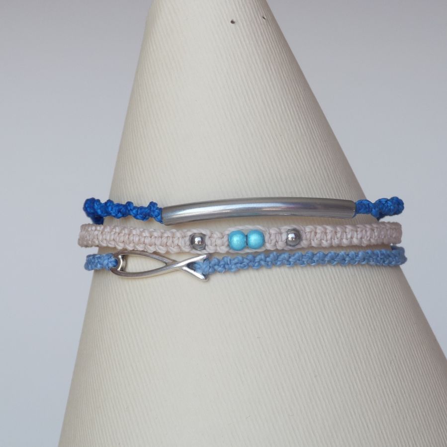Bracelet multi-rangs 3 en 1  en micro-macramé bleu et beige sable