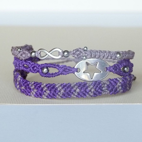 Bracelet multi-rangs 3 en 1  en micro-macram&eacute; mauve et violet