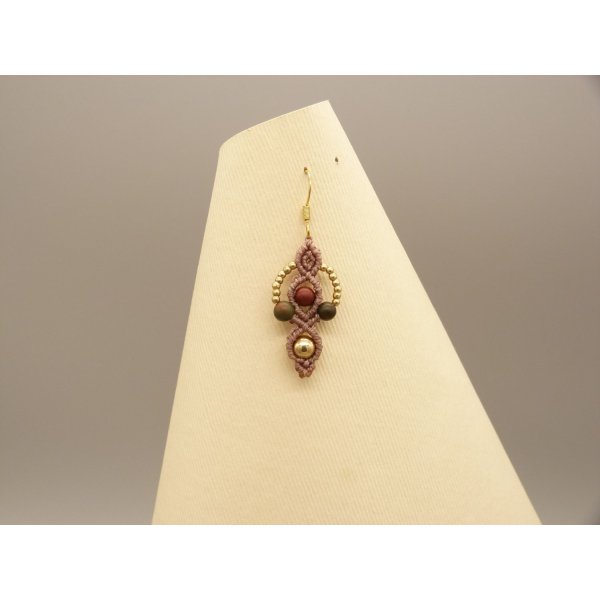 Paire de boucles d'oreilles  en micro-macram&eacute; couleur taupe 