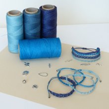 Bijoux en micro-macramé à personnaliser  en "Nuances de bleu" 
