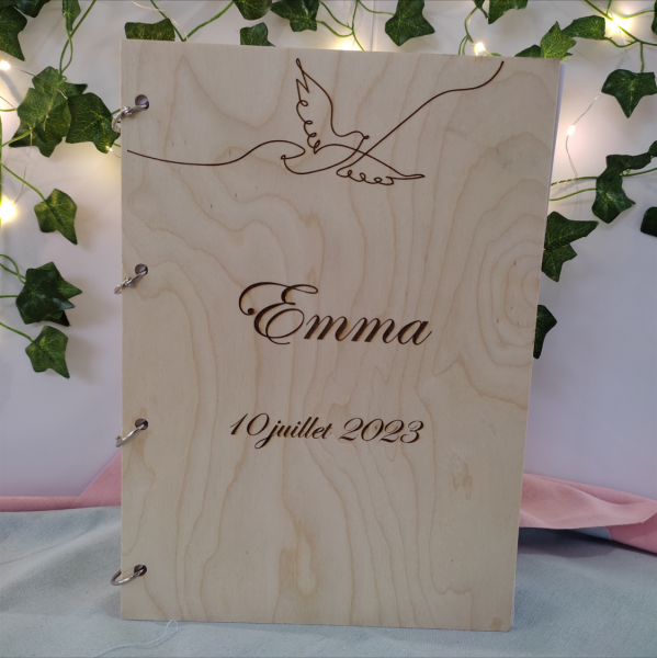Grand livre d'or, mariage, Baptême en bois gravé et personnalisable. Modèles au choix. Travail artisanal