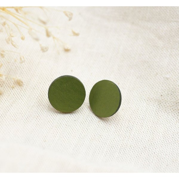 Puces d'oreilles rond en bois peint en vert effet m&eacute;tallis&eacute;