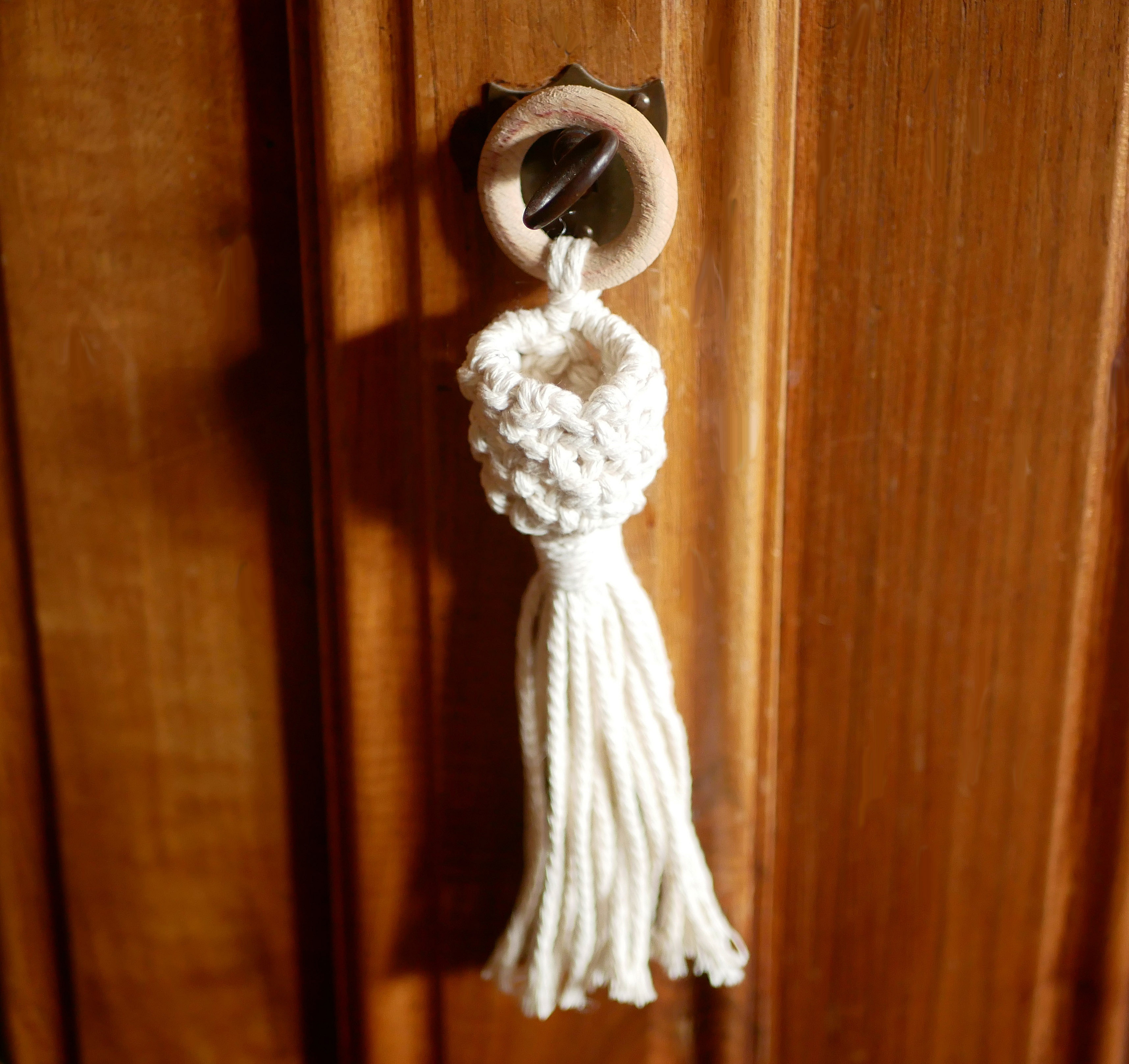 Mini suspension pour plantes en macram&eacute; corde coton &eacute;cru ou rouille