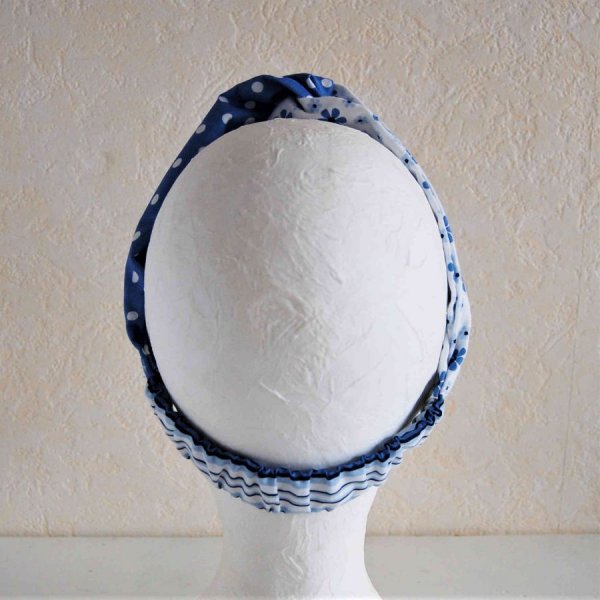 Bandeau adulte coloris bleu : fleurs, rayures et pois avec boutons bleu clair