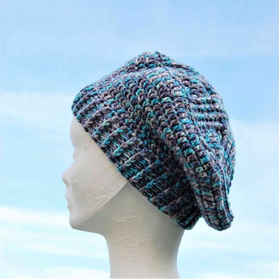 Beret enfant couleur gris, bleu, turquoise, blanc
