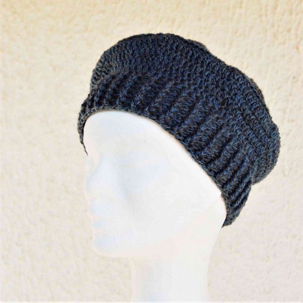 Béret enfant gris bleuté avec une légère touche de marron