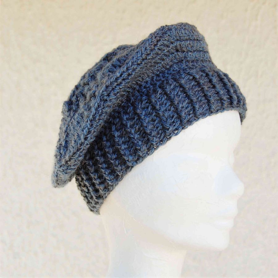 Béret enfant gris bleuté avec une légère touche de marron