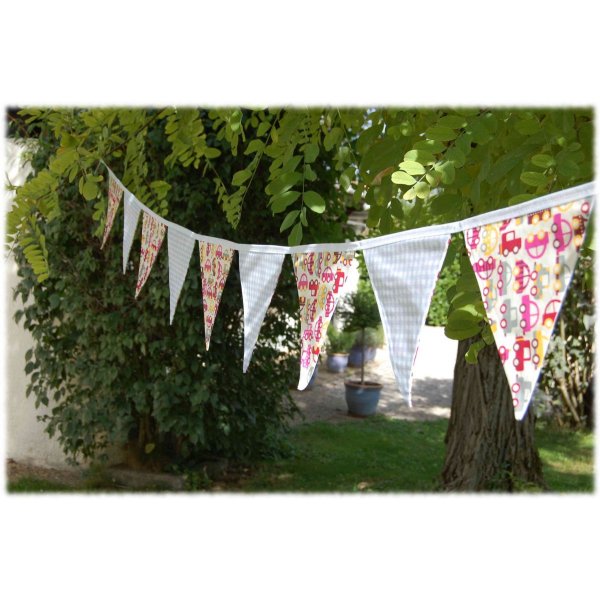 Guirlande de 10 fanions triangulaires en coton motif voitures et vichy gris