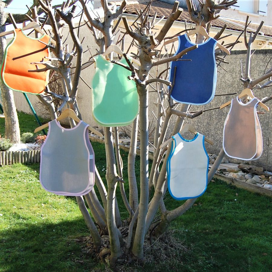 Lot de 6 tabliers chasubles pour Crèche Montessori Ventoux