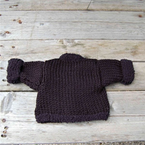 Manteau noir pour poupée avec son écharpe