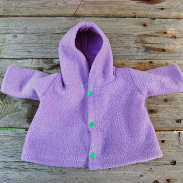 Manteau pour poupée en polaire violet