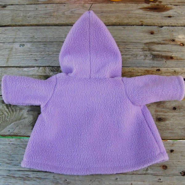 Manteau pour poupée en polaire violet