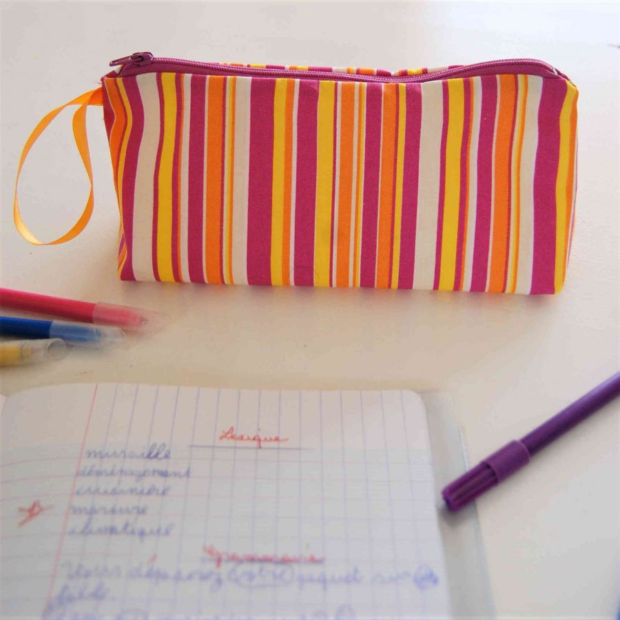 Trousse en coton à rayures rose blanc jaune avec motif chouette
