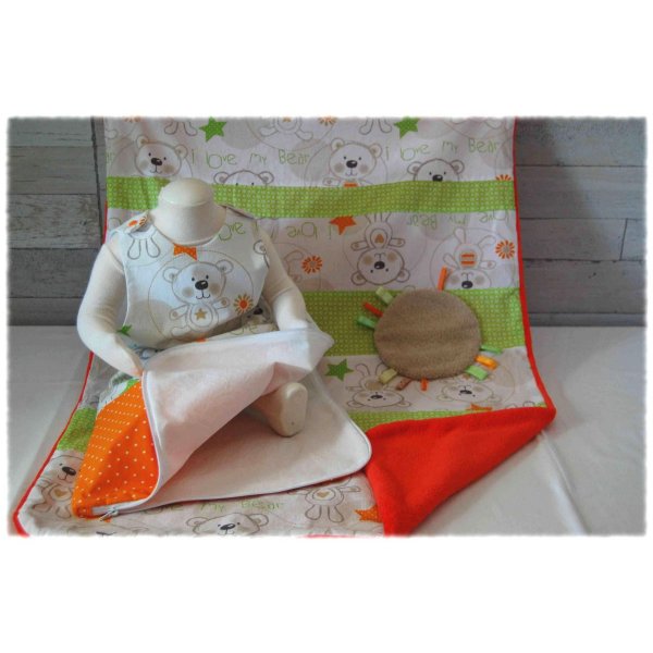 Trousseau de naissance polaire orange et coton vert pour la nuit de bébé